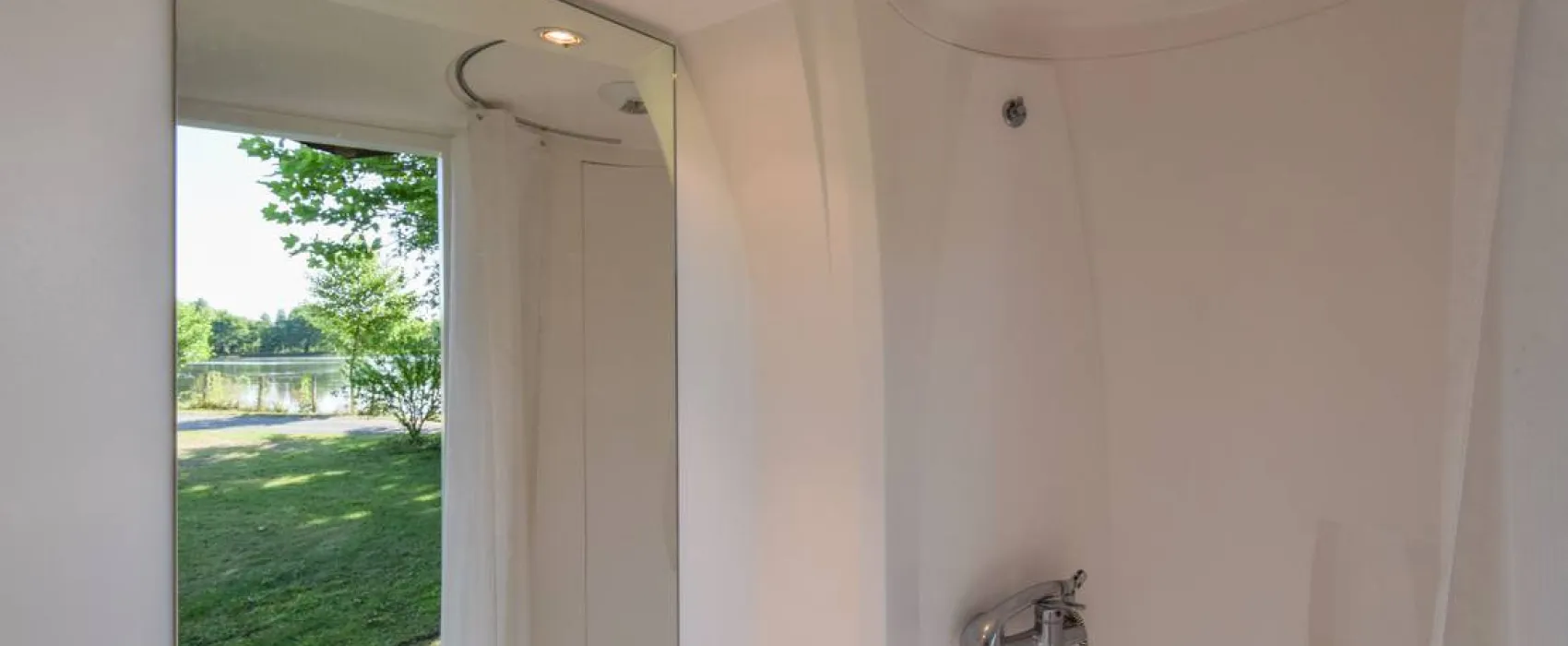 Camping - Domaine d'Essendiéras