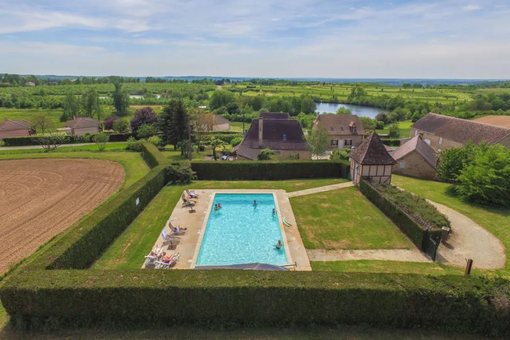 Camping - Domaine d'Essendiéras