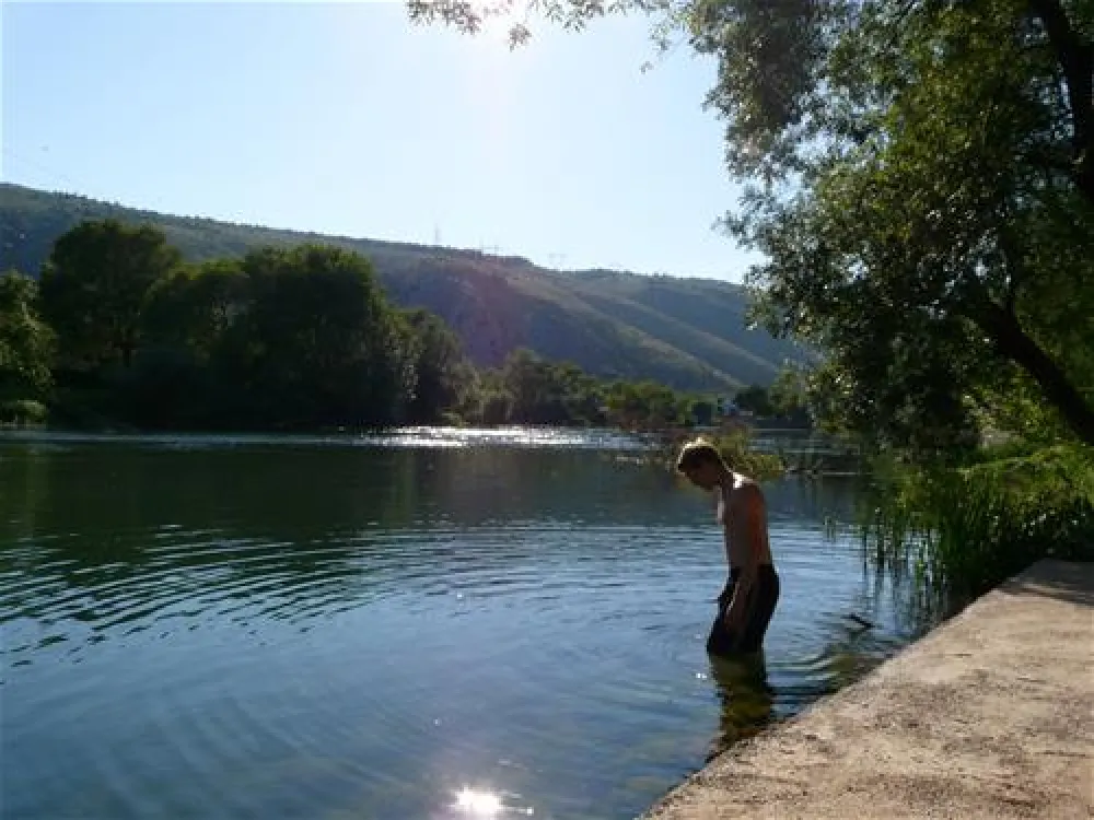 River Camp - HALF ISLAND Buna