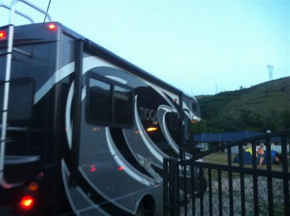 River Camp - HALF ISLAND Buna