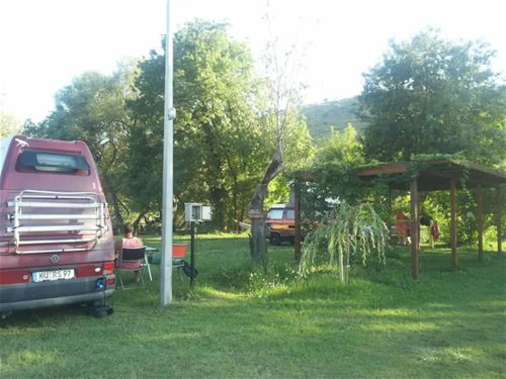 River Camp - HALF ISLAND Buna