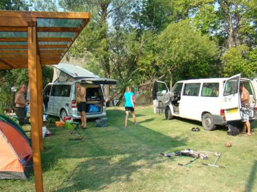 River Camp - HALF ISLAND Buna