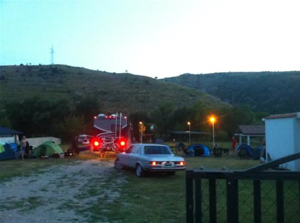 River Camp - HALF ISLAND Buna