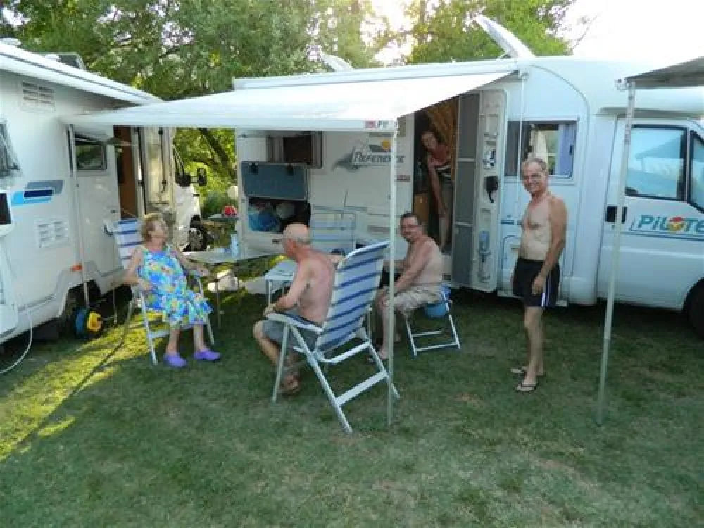 River Camp - HALF ISLAND Buna