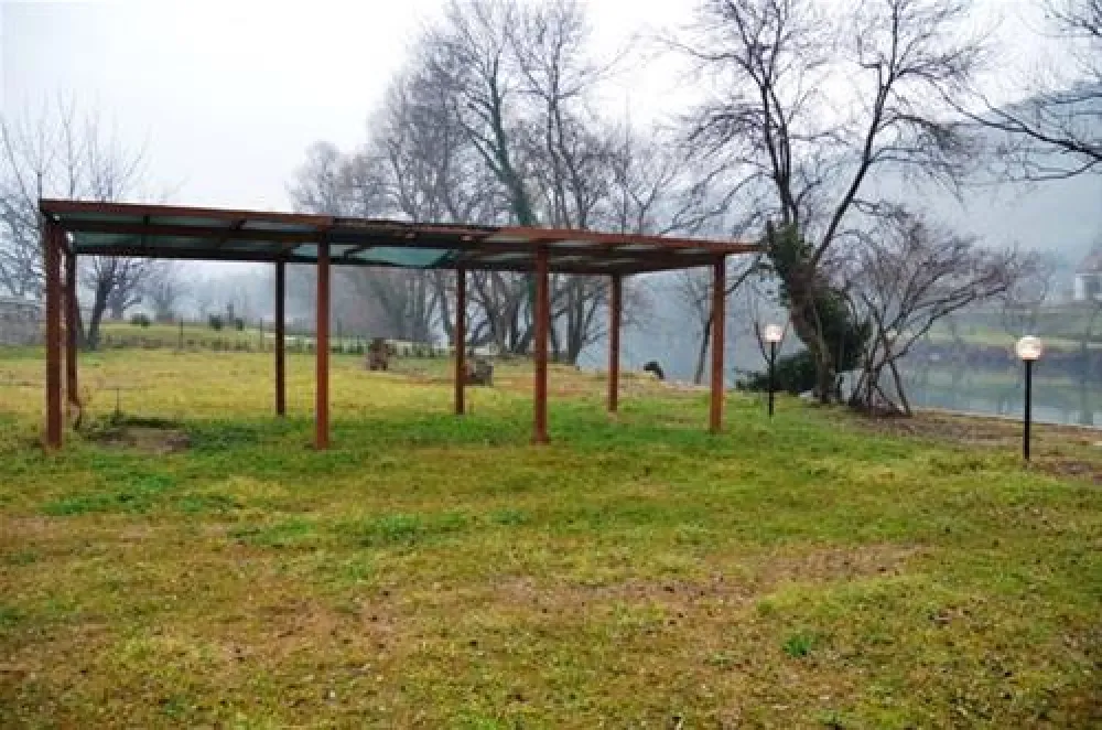 River Camp - HALF ISLAND Buna