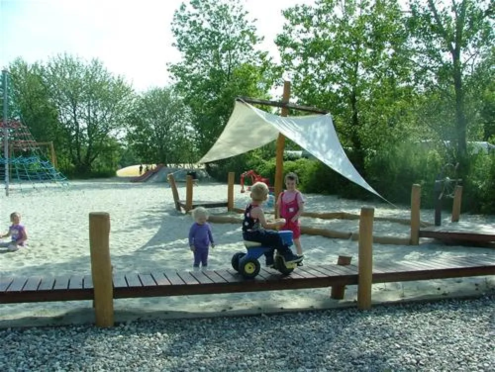 CampWest SportResort