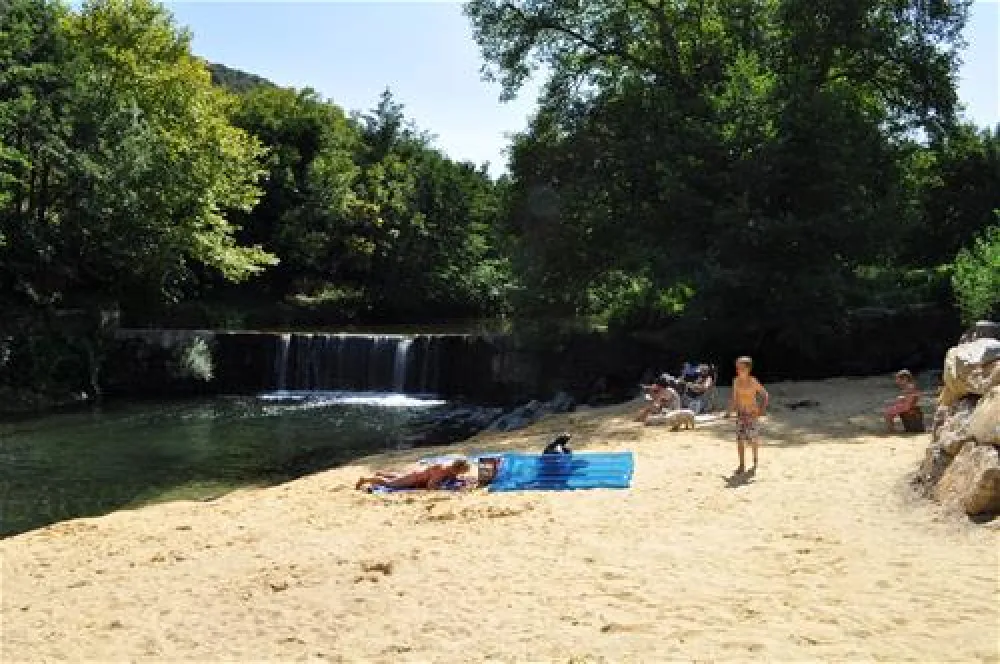 Camping Les Cerisiers du Jaur  