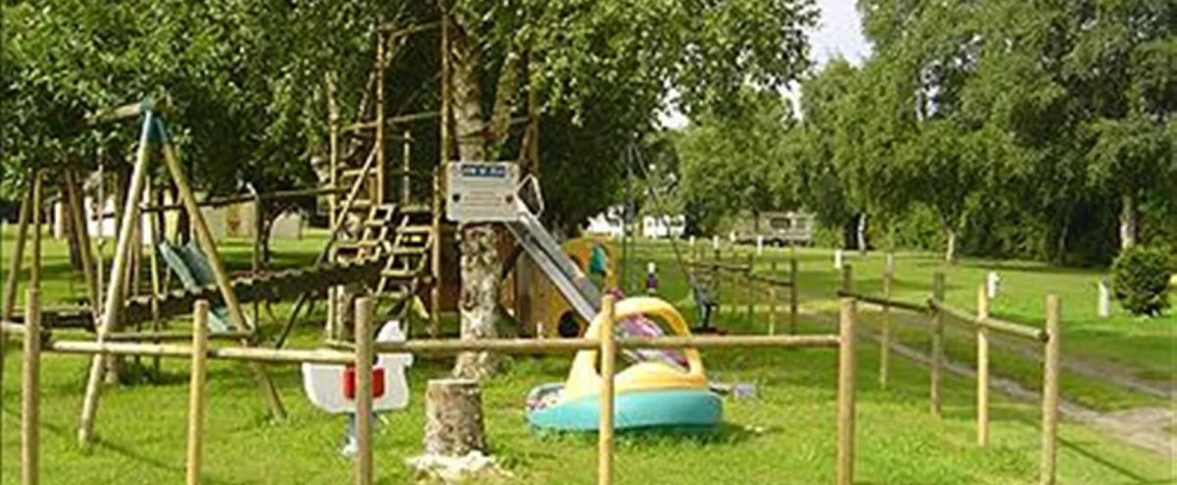 Camping La Vallee De La Selune  