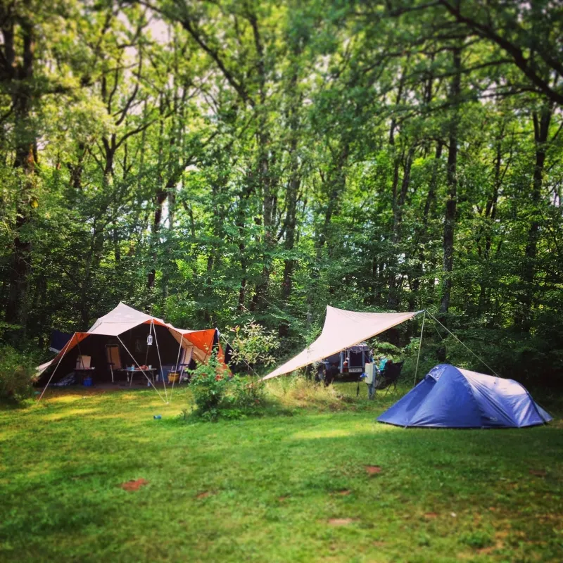 Camping aire naturelle le Gout de Li  