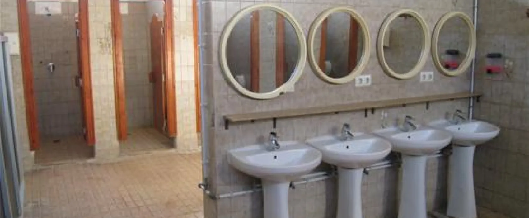 Camping Malvarrosa de Corinto