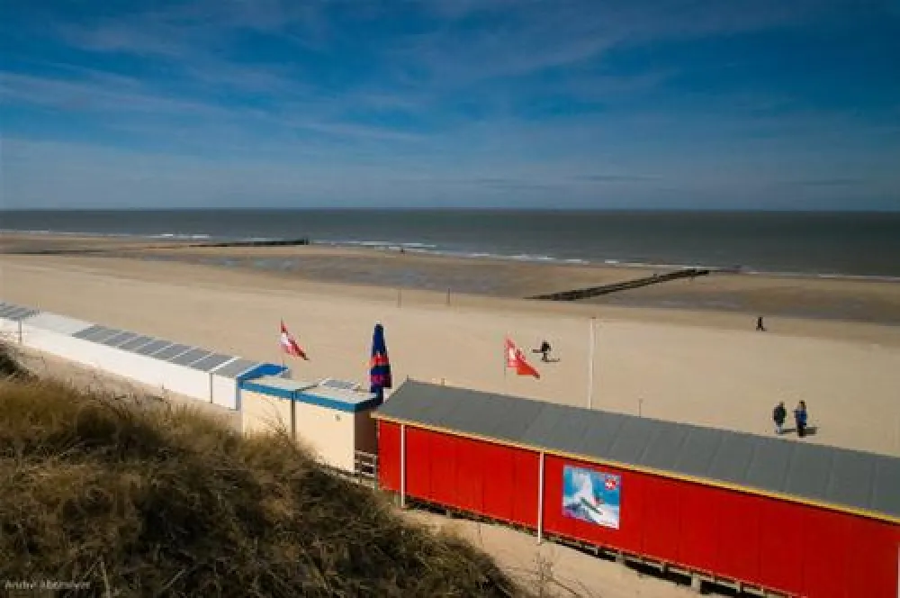 Hof De Driesprong aan strand