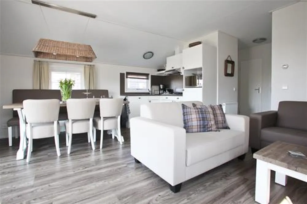 Hof De Driesprong aan strand