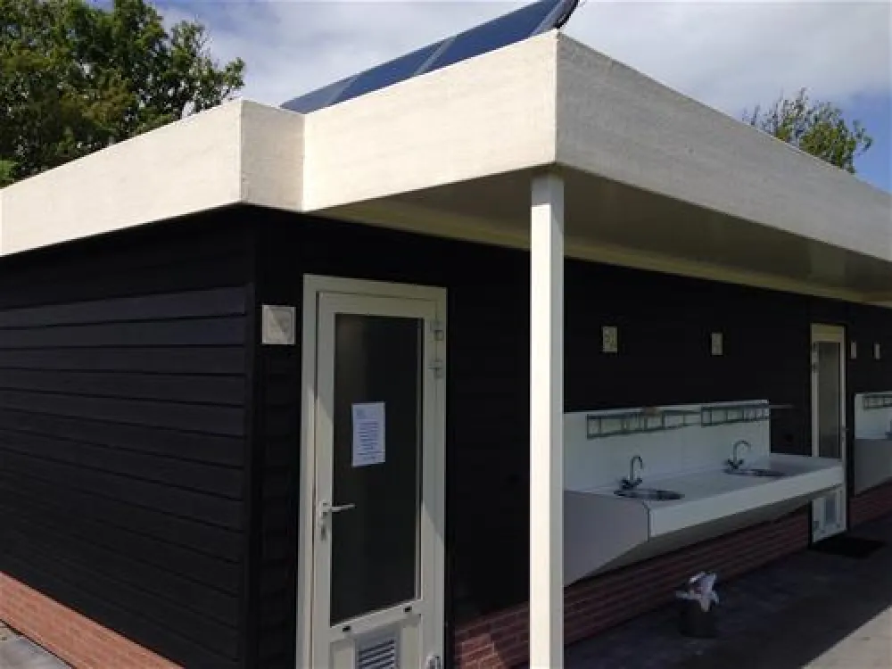 Hof De Driesprong aan strand