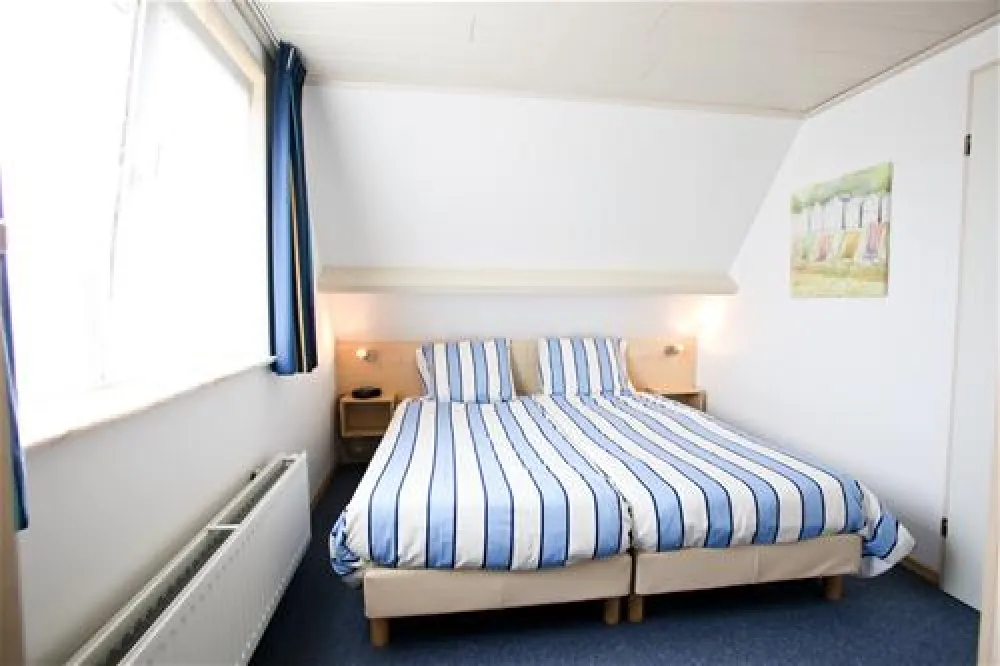 Hof De Driesprong aan strand