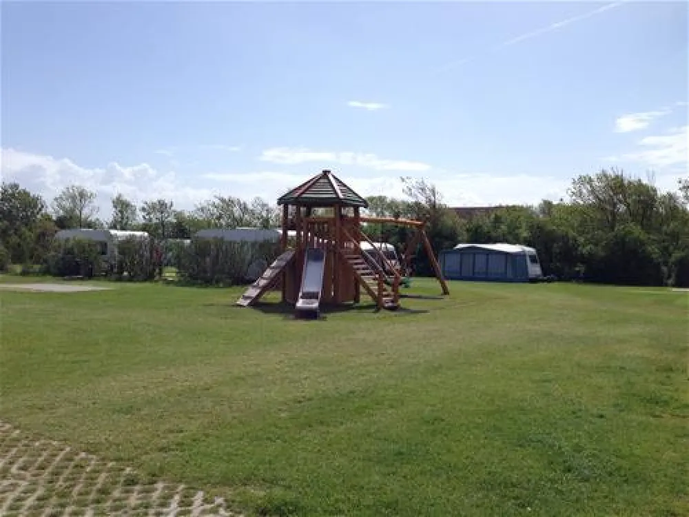 Hof De Driesprong aan strand