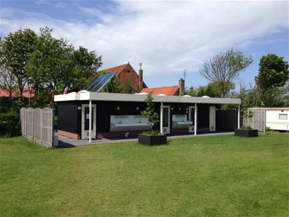 Hof De Driesprong aan strand