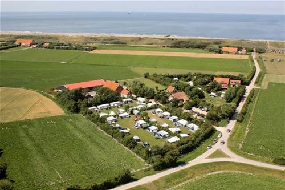 Hof De Driesprong aan strand