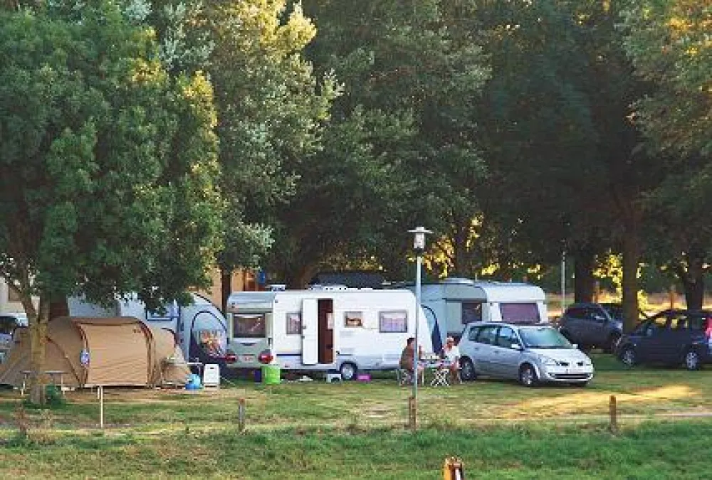 Camping Municipal Les Bords De Vienne
