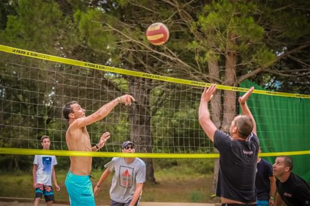 LE PEARL VILLAGE CLUB  