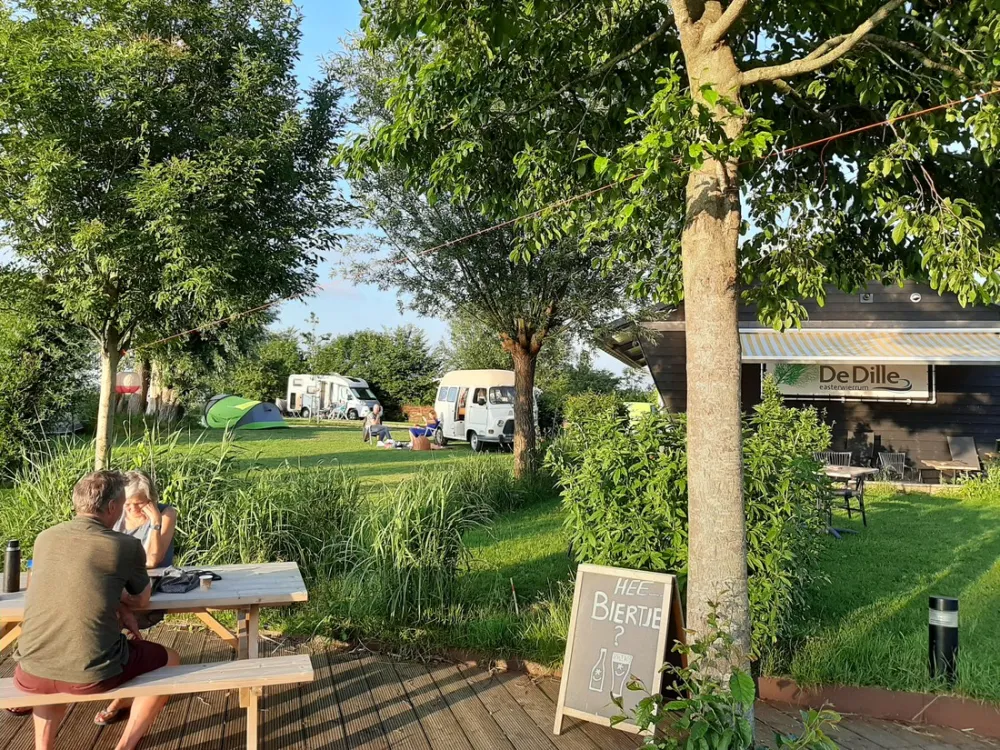 Theetuin en minicamping de Dille