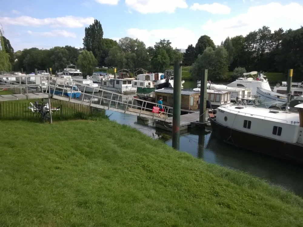 Camp Municipal La Haute Ile