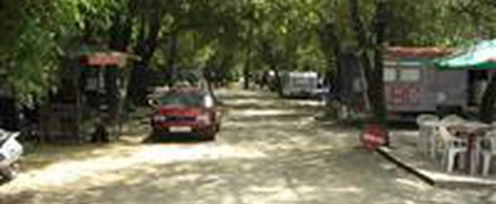 Katamarán Csónakkikötő és Kemping