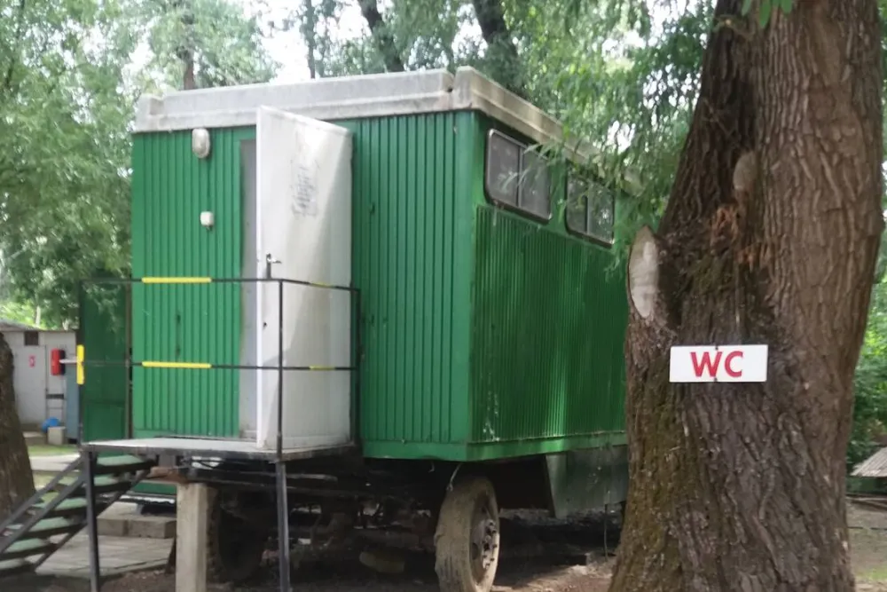 Katamarán Csónakkikötő és Kemping