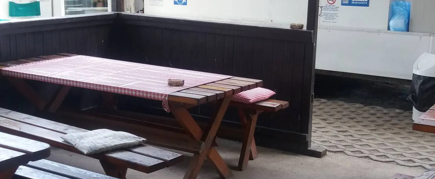 Katamarán Csónakkikötő és Kemping