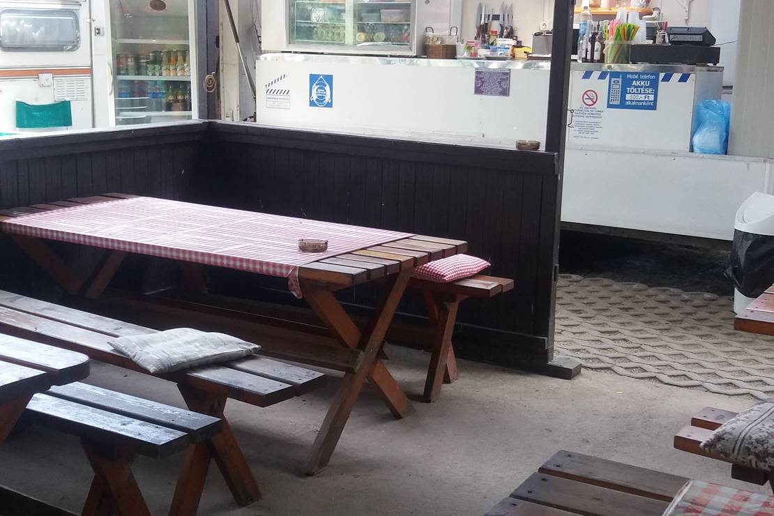 Katamarán Csónakkikötő és Kemping photo 2