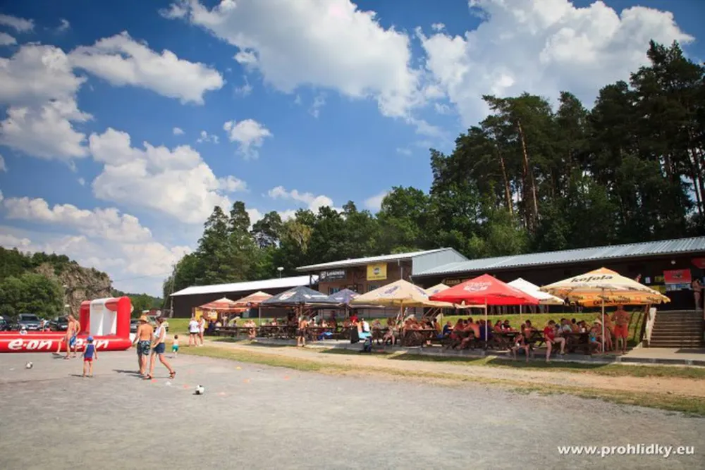 Autokemp Wilsonka na Dalešické přehradě