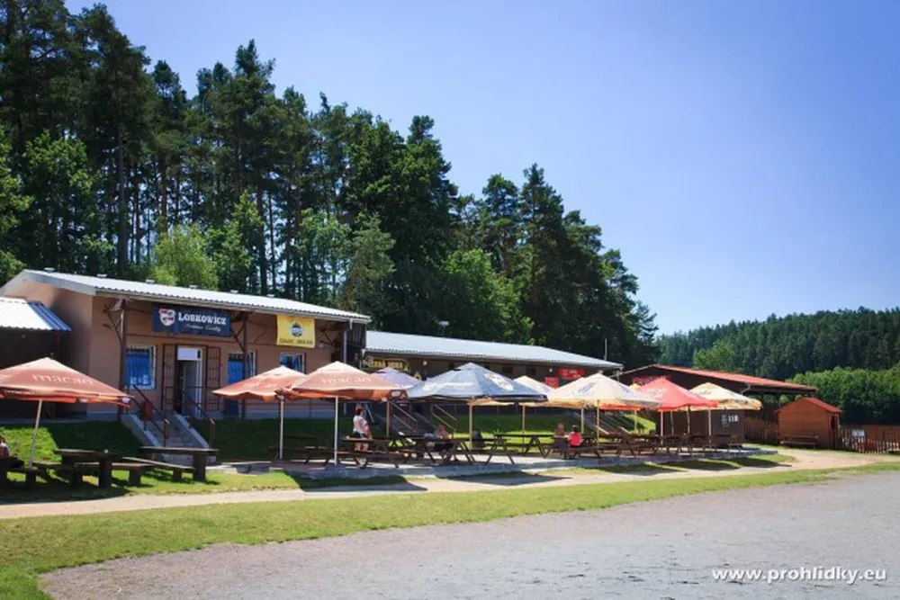 Autokemp Wilsonka na Dalešické přehradě