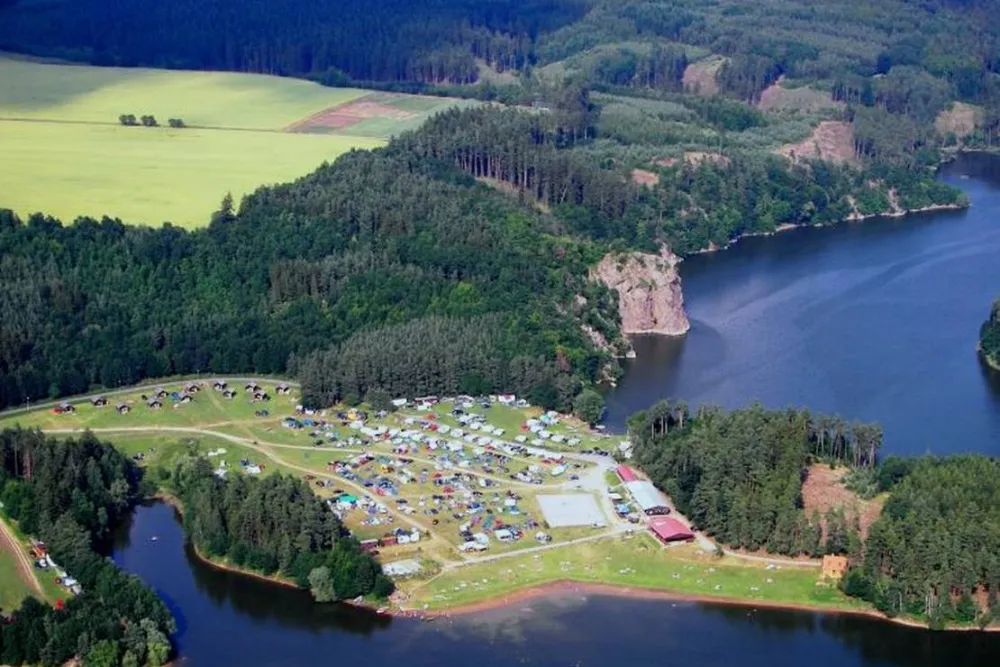 Autokemp Wilsonka na Dalešické přehradě