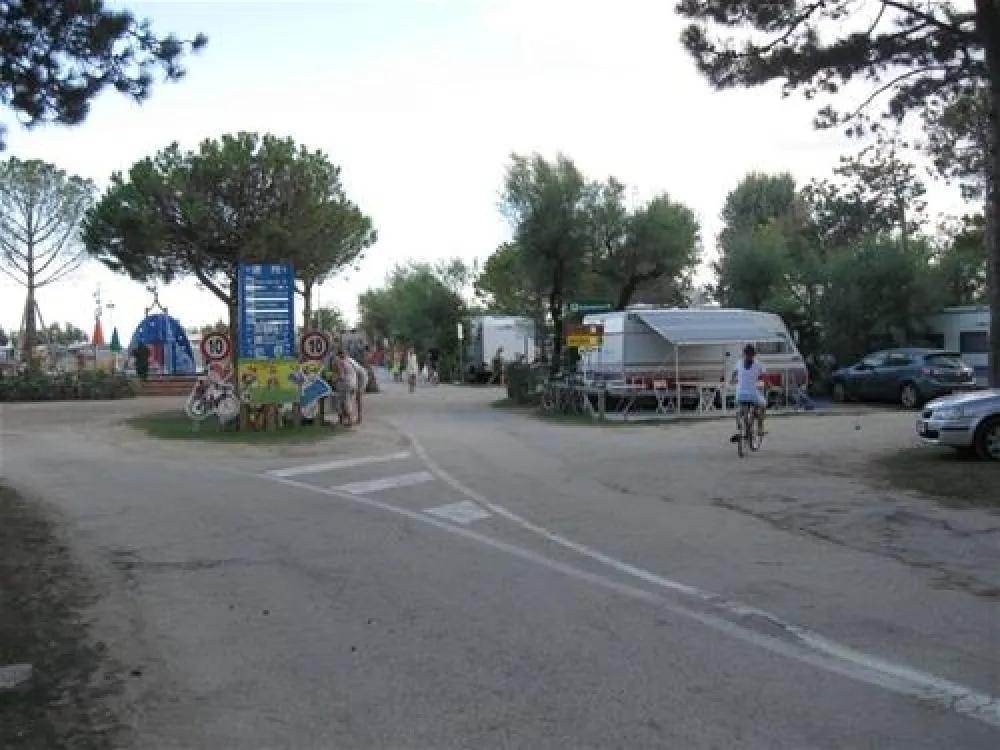 Village Lido