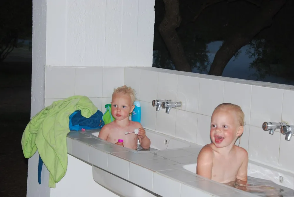 Camping De La Plage D'arone