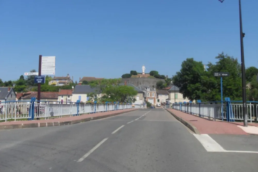 Camping Municipal Cercy La Tour