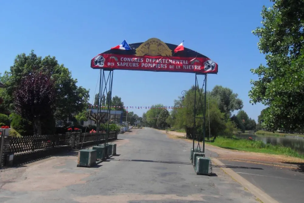 Camping Municipal Cercy La Tour