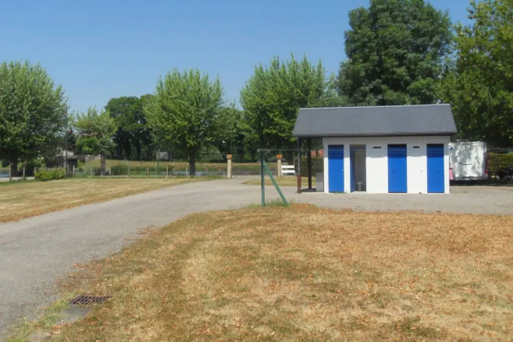 Camping Municipal Cercy La Tour