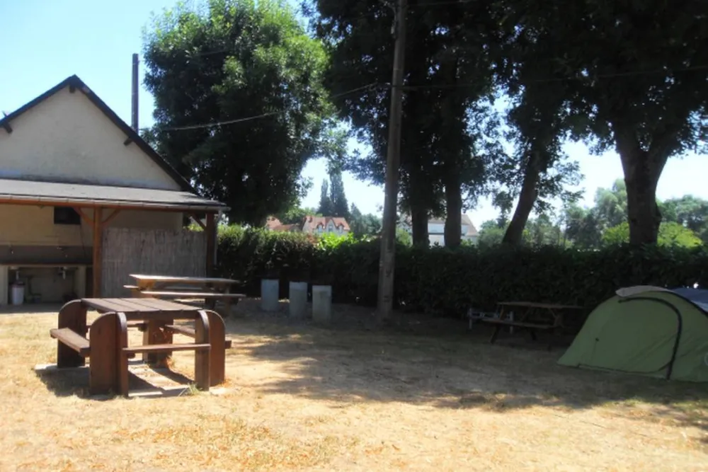 Camping Municipal Cercy La Tour