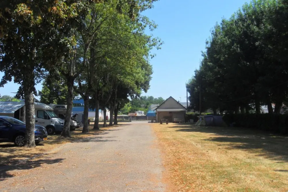 Camping Municipal Cercy La Tour