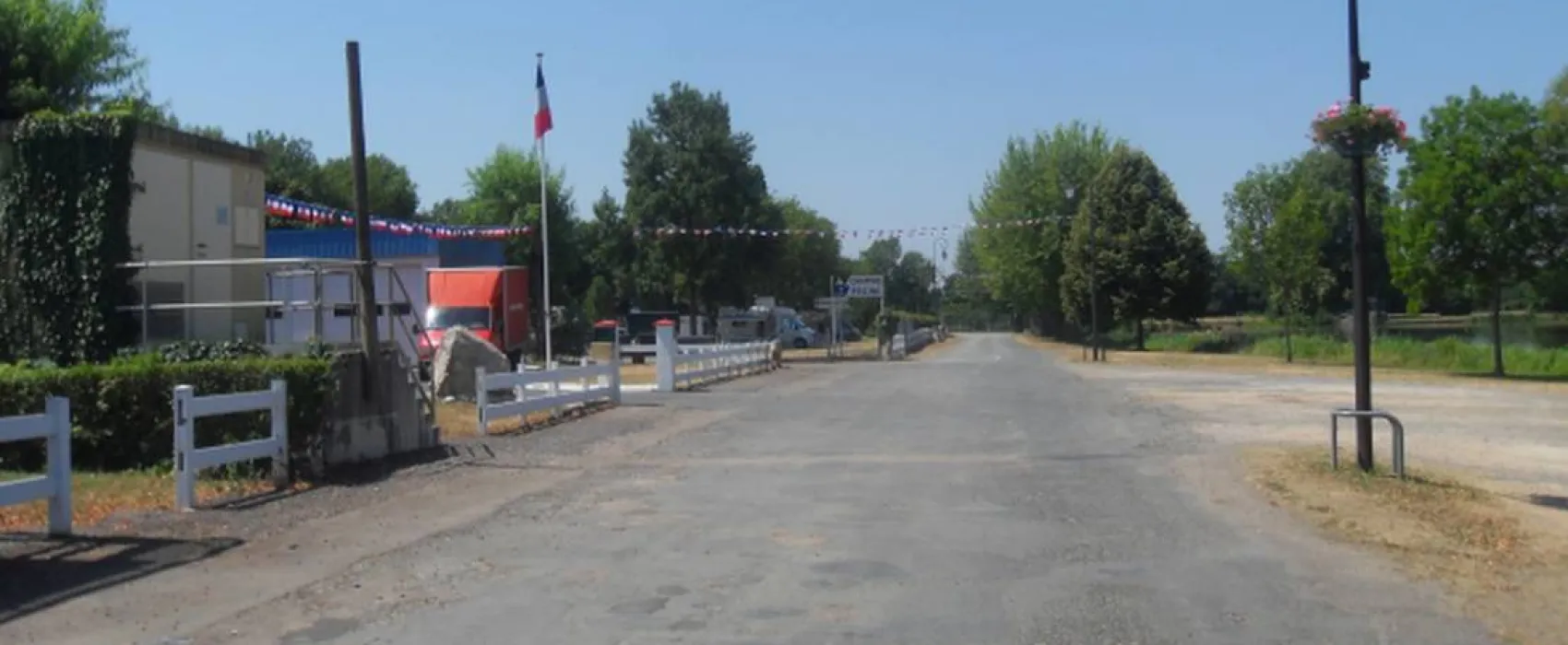 Camping Municipal Cercy La Tour