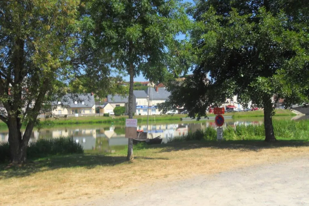 Camping Municipal Cercy La Tour