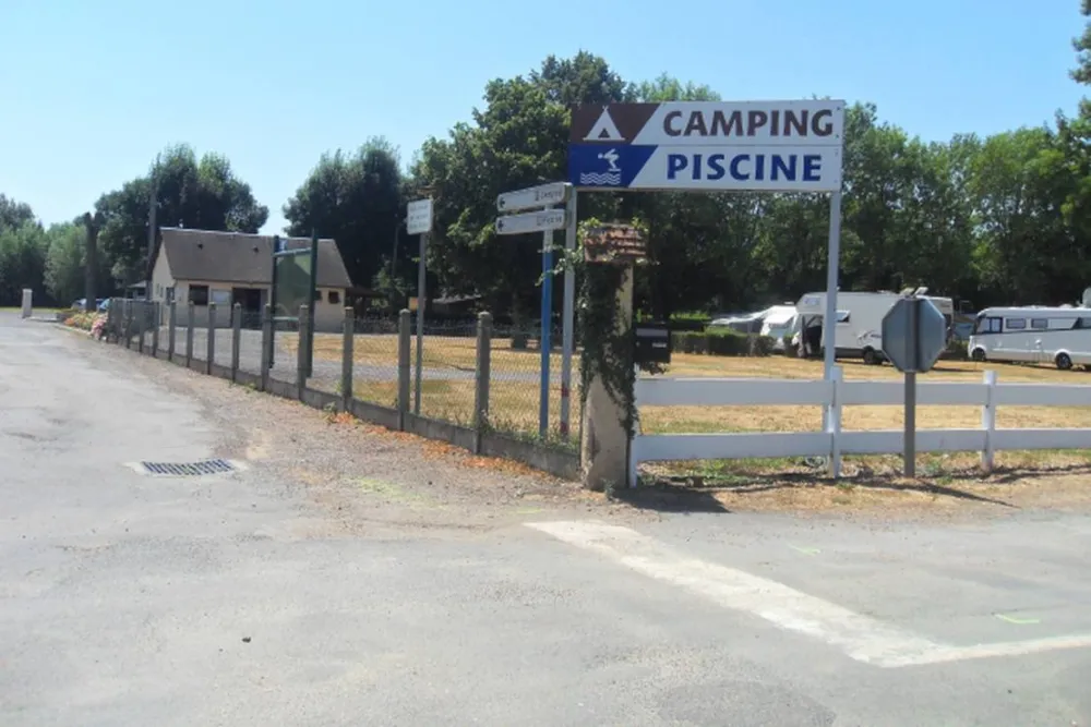 Camping Municipal Cercy La Tour