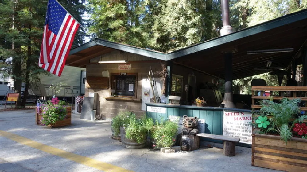 Mirabel Trailer Park & Campground