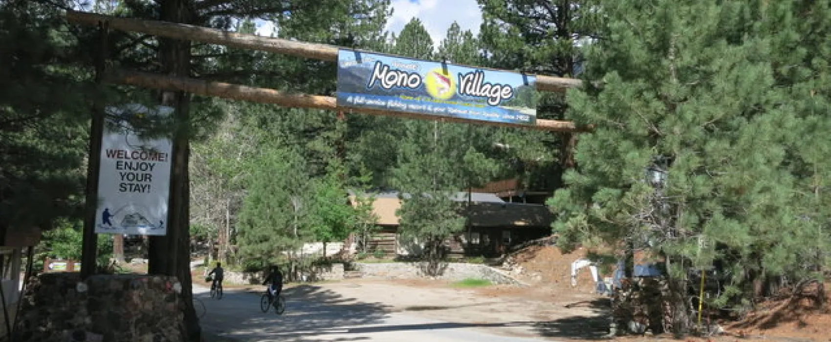 Annetts Mono Village