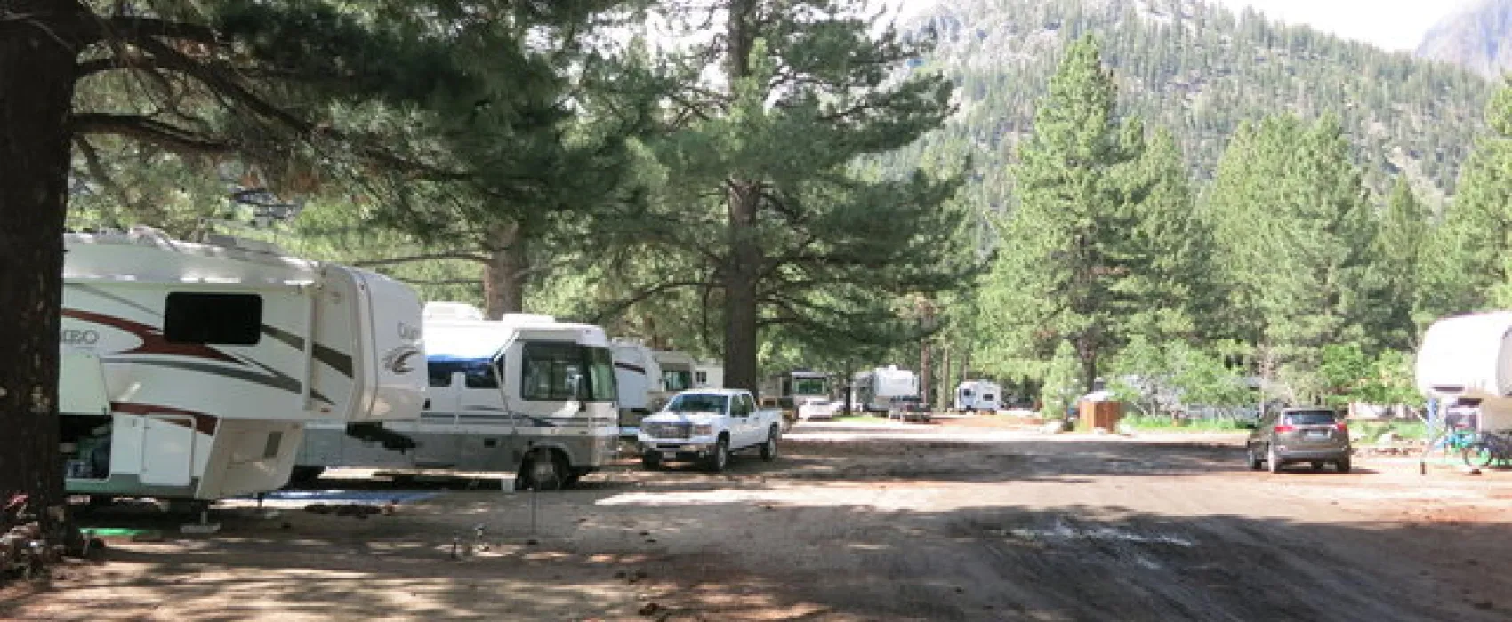 Annetts Mono Village