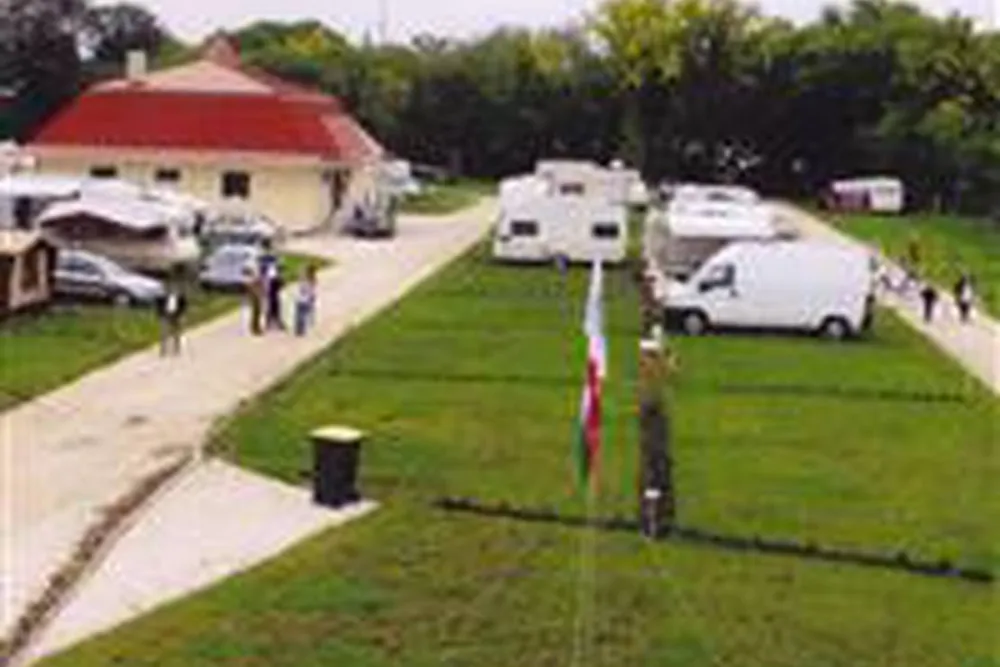 Castrum Termálkemping