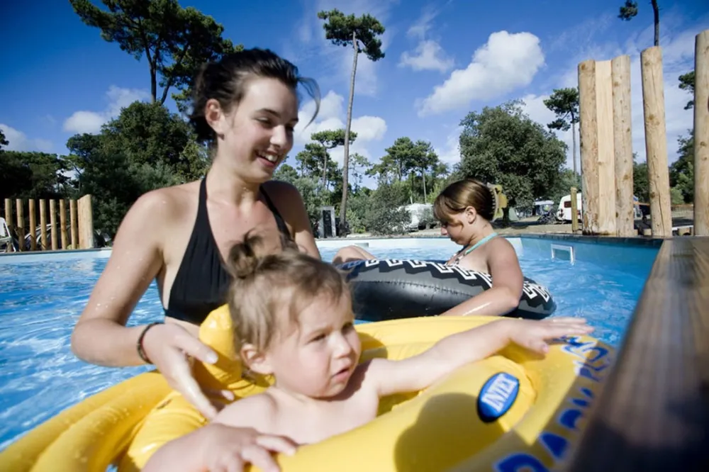 Huttopia Oléron Les Pins