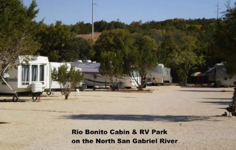 Rio Bonito Cabin & RV Park