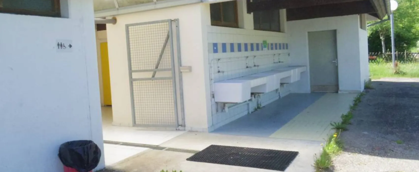 Camping Intercommunal Du Plan D'eau De Courtavon