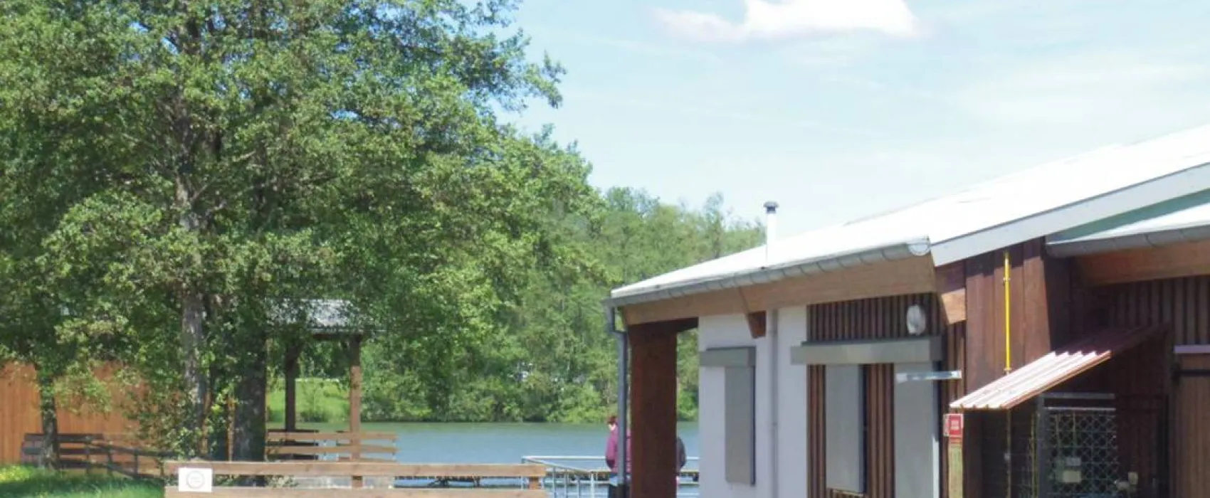 Camping Intercommunal Du Plan D'eau De Courtavon